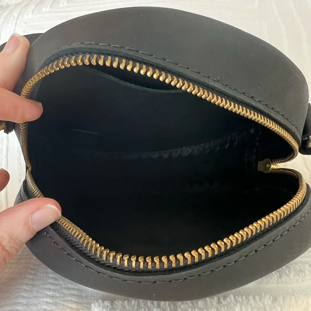 Like New Limited Edition Portland Leather Circle Crossbody Blossom Small - Picture 9 of 11